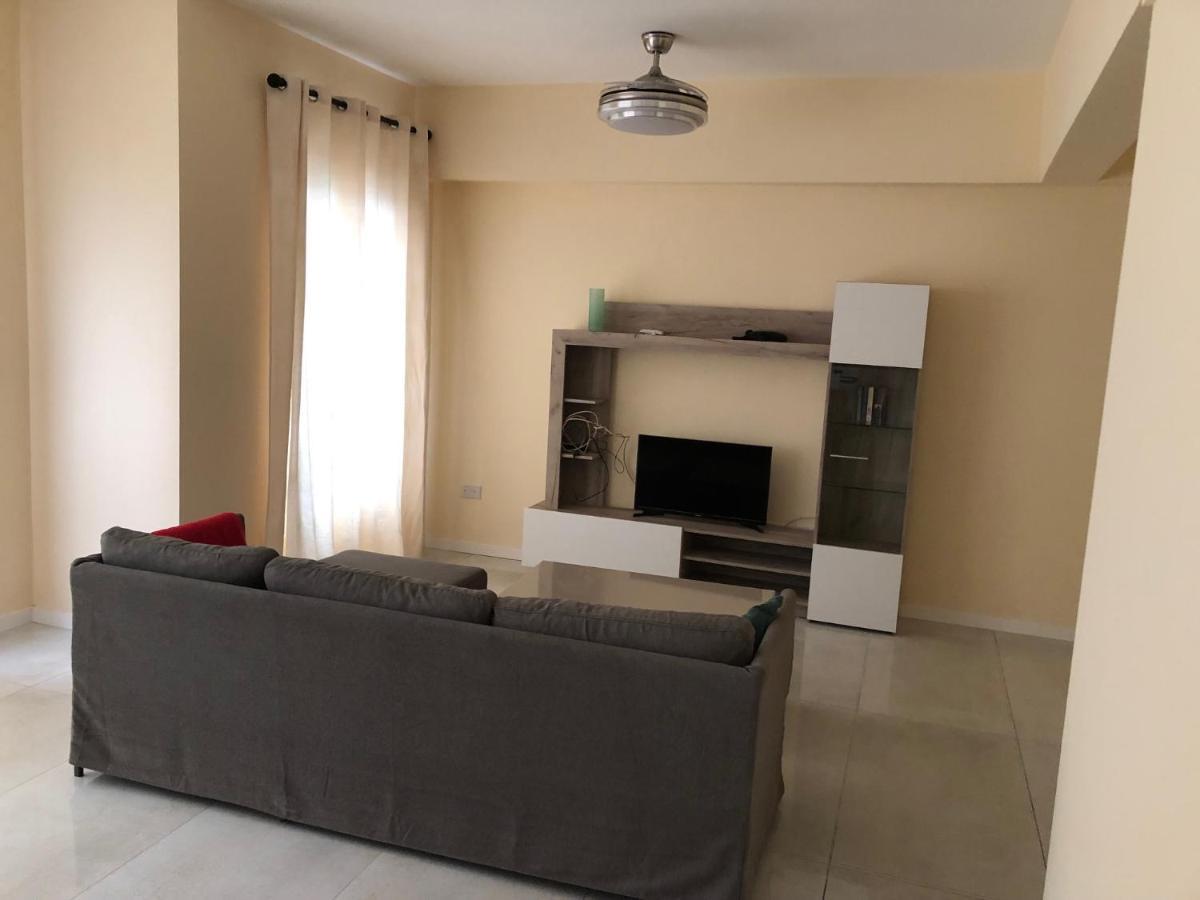 The Sea Across The Road - Flat 4 Apartment เซนต์พอลส์เบย์ ภายนอก รูปภาพ